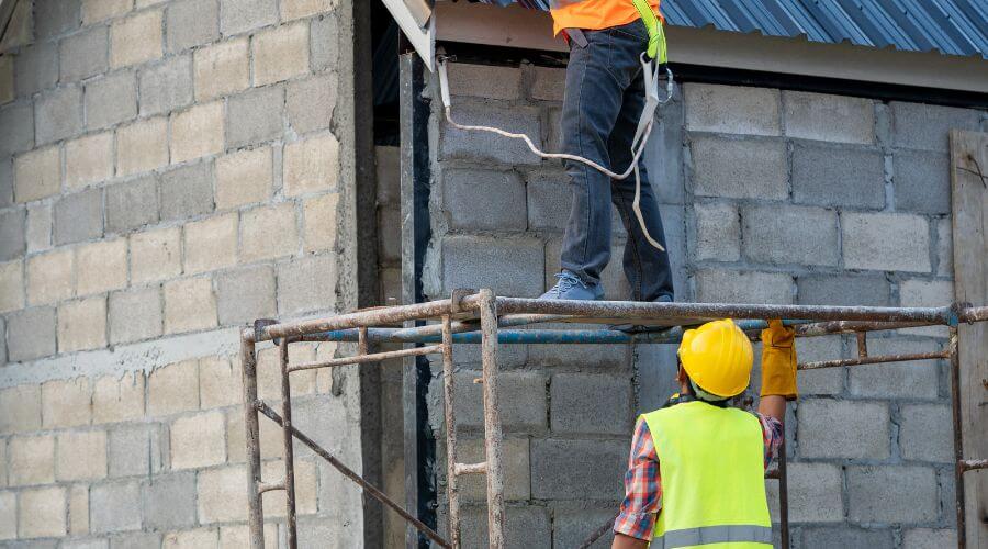 Expert Emergency Roof Repairs services in Hungerford, TX